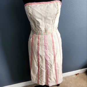 Strapless dress with pockets